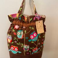 Owl brown background Dilly Bag with carry handles and drawstrings