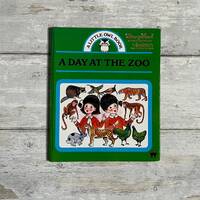 A Little Owl Book - A Day At The Zoo - Hilda Young - Susan Aspey - 1984