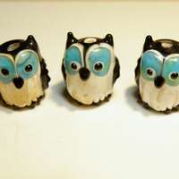 One (1) Lampwork Glass Owl Bead: Black and Ivory -- Lot UU