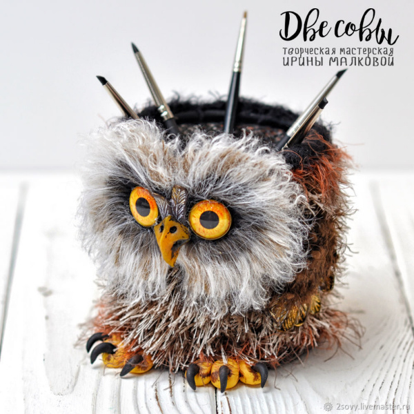 knitted Owl pencil hlder