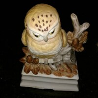 Vintage Towle Owl ceramic music box