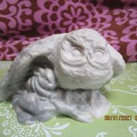 Stunning Pearlite Marblecraft Snowy Owl protecting a baby bunny.