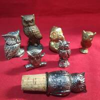 Set of small metal and brass owl figurines, vintage owl trinkets, 1970s bird figurines, owl collecto