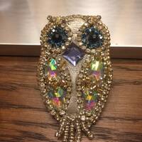 Broche pendentif hibou cristaux iris&eacute;s strass perles