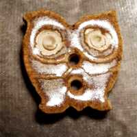 2 Owl Buttons in Ceramic glaze.  23mm by 23mm square diameter or 2.3cm.