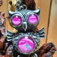 Owl snap button keychain. Acrylic pour and interchangeable buttons. Center button is 20mm, eyes are 