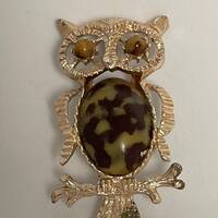 Vintage Owl Brooch Gerry’s Tortoise Shell Colored Cabochon & Gold Tone Owl Brooch/Pendant