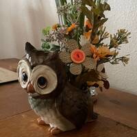Vintage owl with fall button arrangement
