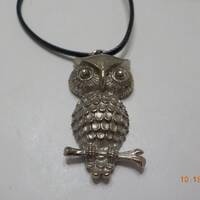Vintage Silver Tone Owl Pendant Necklace (5188) 20" Waxed Cord