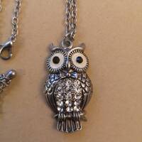 Beautiful Vintage Sparkly Owl Pendant Necklace