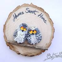 Unique Illustrated Owls in Love on a Wooden Trunk Section | Original Gift Idea by Owl Sweet Owl
