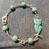 owl effigy bead bracelet with turquoise colored howlite owl and beads