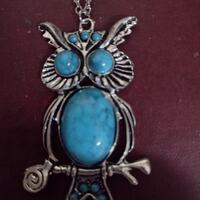 Vintage Silver Tone Owl Pendant Necklace: Turquoise Accent, 28" Chain