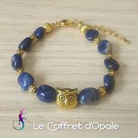 Bracelet Hibou doré et nuggets en sodalite, perles intercalaires en métal doré
