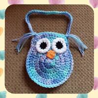 Small Owl  Purse - 7", crocheted