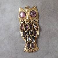 Large Early 1970s OWL Pendant With Moving Purple Amethyst Colored Stone "Feathers" in Beze