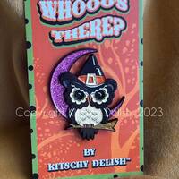 Witchy Owl, Sliding soft enamel pin with glitter