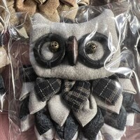 Handmade Owl brooch. Owl pin brooches, Handmade Quilted Owl Brooch, Quilted Owl, Fabric Owl pin broo
