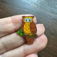 1995 CHUK Brown Owl bird on a branch enamel lapel pin badge brooch
