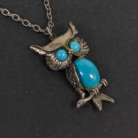 Vintage Owl Shaped Pendant Necklace - Turquoise Cabochon Eyes Silver Tone