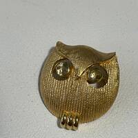 Vintage 1960s Gold Tone Trifari Owl Costume Jewelry Brooch Pin