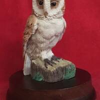 W60 Vintage Academy Barn Owl Figurine On Wooden Base. Tracked Global Shipping.