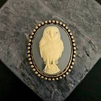 Grey owl cameo brooch, barn owl brooch, bird cameo brooch, animal cameo brooch, holiday gift idea, g