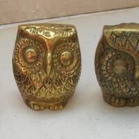 Two Vintage Brass Owls, Different Designs (5.5 & 5 cm tall) Condition: one leans back and both w