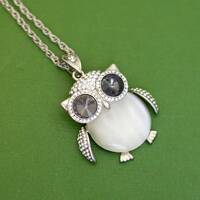 32 inch, Vintage Adorable Owl Bird Clear Rhinestones Silver Tone Necklace - K46