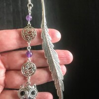 Grand marque-page métal avec superbe pendentif hibou avec strass, pierres améthyste et