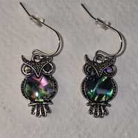 TJ335 - Paua Shell, Beautiful Rainbow Owl Earrings, Rhodium plated, UK seller, Worldwide Shipping