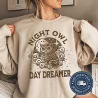 Night Owl Day Dreamer Sweatshirt, Cozy Owl Graphic Pullover, Vintage Style Owl Themed Hoodie, Comfor