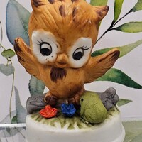 Adorable little Vintage Brown Owl! Napco (?) with Frog and Flower. 1970s