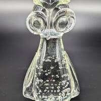 Vintage Heavy Hand-blown Glass Controlled Bubble Owl Paperweight/Figurine 5" tall - V2942
