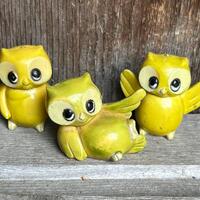 Set of 3 mid-century hard plastic owls
