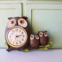 Vintage OWL Wall Art Picture House CLOCK Decor.....kitsch. 1970s home. made in USA. country home. gr