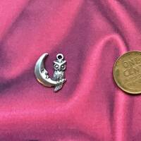 Retro sterling silver owl sitting on a crescent moon with face bracelet charm halloween
