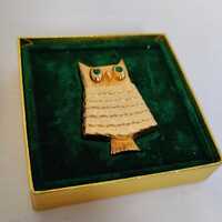 Fabulous vintage Avon owl solid perfume brooch gold tone with green rhinestone eyes original box