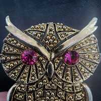 Gold tone Pendant Necklace:  Large Owl