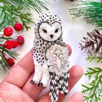 Barn owl beaded broach, embroidered crystal beads brooch, beaded brooch ,  owl pin, bird lover gift,