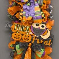 Halloween Owl Swag Wreath, Trick or Treat Door Swag, Whimsical Halloween Front Door Decor, Owl Hallo