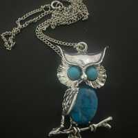 Vintage 1980’s Owl necklace with faux turquoise stones. Large 2 inch by 1 inch. Cute piece!  L