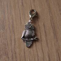 Owl zip pull, bird zipper charm, crochet marker, bag charm, key fob ornament, owl zip pull, bird pen