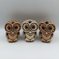 Hand-painted owl,Ceramic figurine,Owl mascot,Decorative statuette,Symbol of longevity and wisdom,Dis