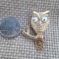 Vintage Avon Hefty Gold Toned Googly Eyed Owl on Branch Brooch Pin