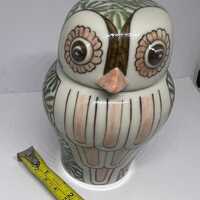 Vintage owl lidded ginger jar. Hand painted ceramic owl lidded pot. Quirky green leaf pink bow desig