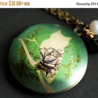 Green Owl Locket Necklace. Green Locket with Black Teardrop and Freshwater Pearl. Bronze Necklace. O