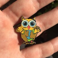 Muddy Mini Owl Electric Forest Glow Hat Pin