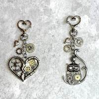 Steampunk Heart or Owl Charm: Gear Handbag Accessory. Steampunk jewelry, Gear Charm, Heart Charm, Ow