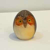 Presse-papier sculpture Hibou ou chouette vintage 1970 en albâtre  sculptée à la